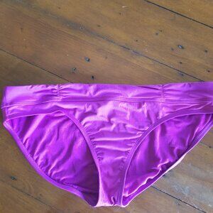 Athleta Womans Bottoms Size L